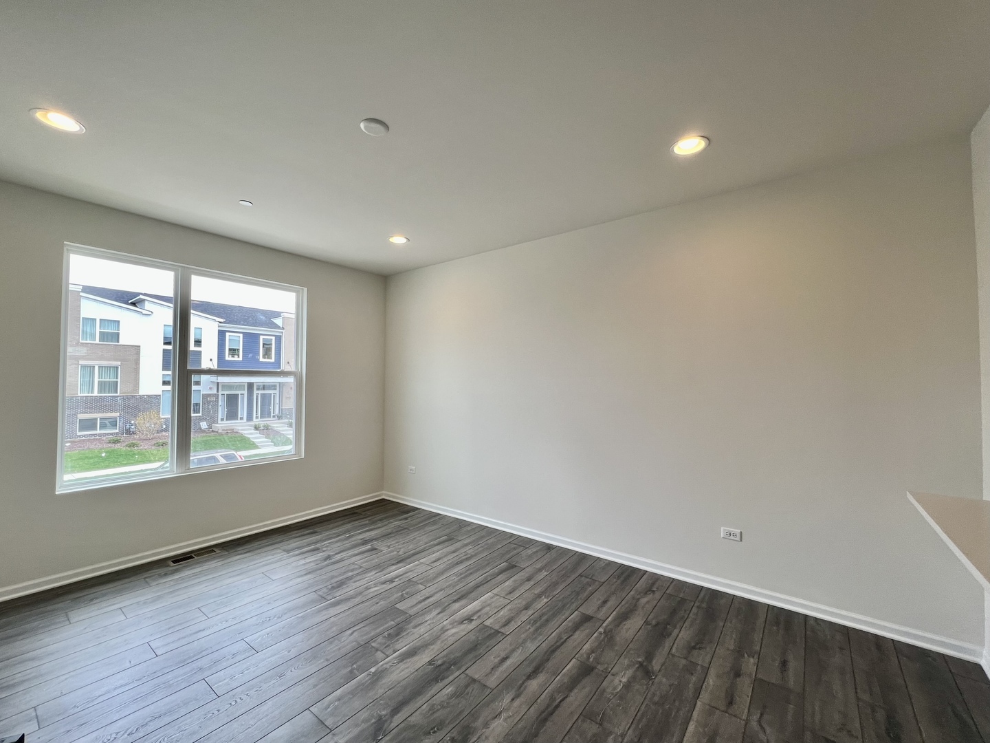 29W695 Cambridge Court