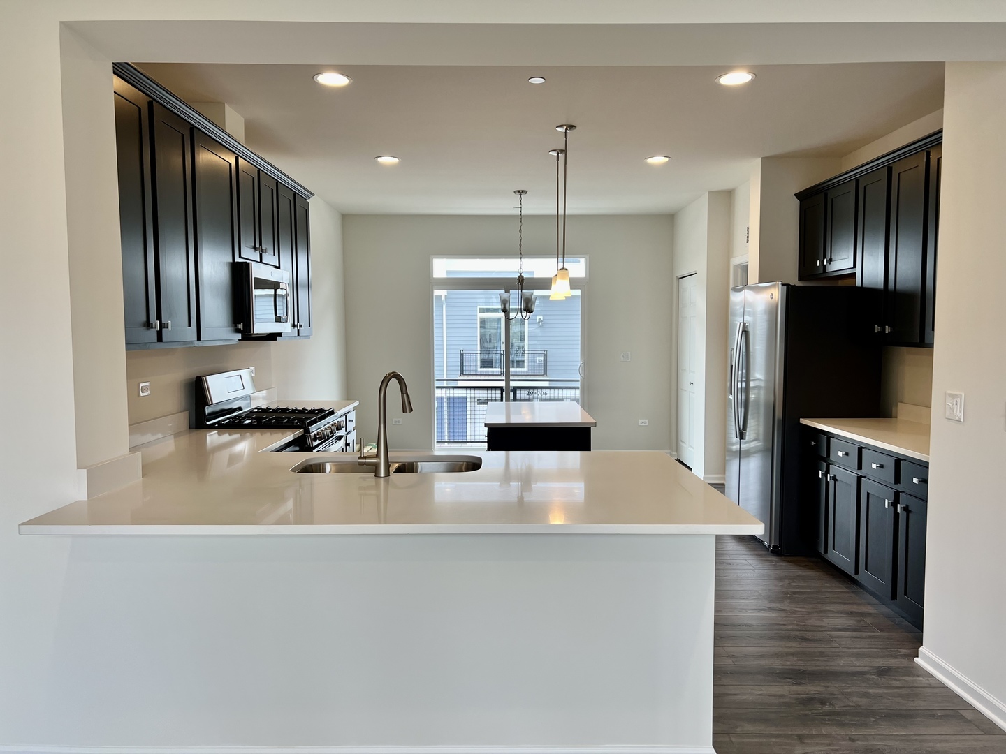 29W695 Cambridge Court