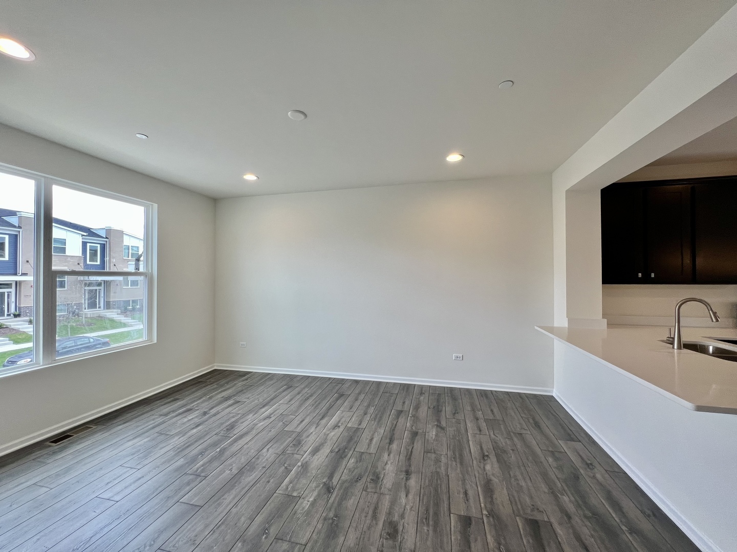 29W695 Cambridge Court