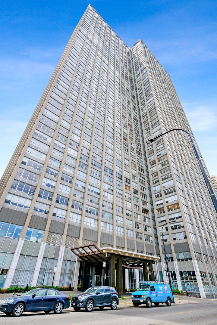 655 W Irving Park Road Unit: 5414