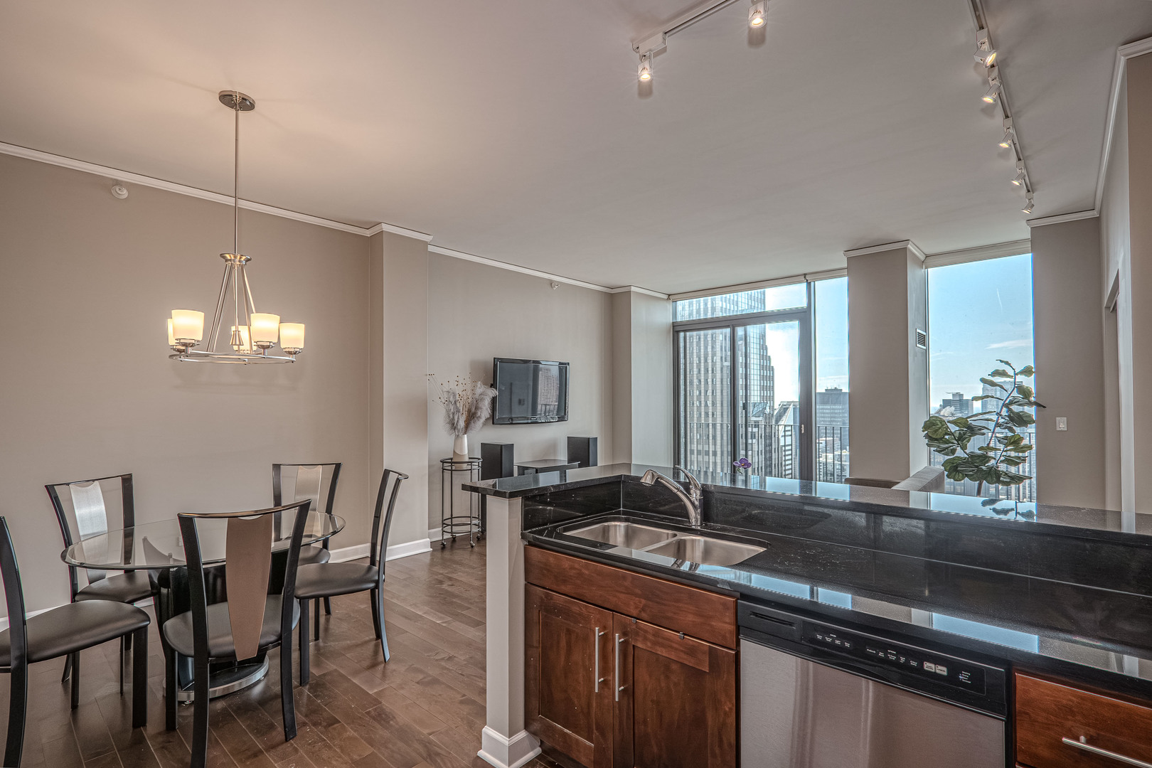 225 N Columbus Drive Unit: 5701