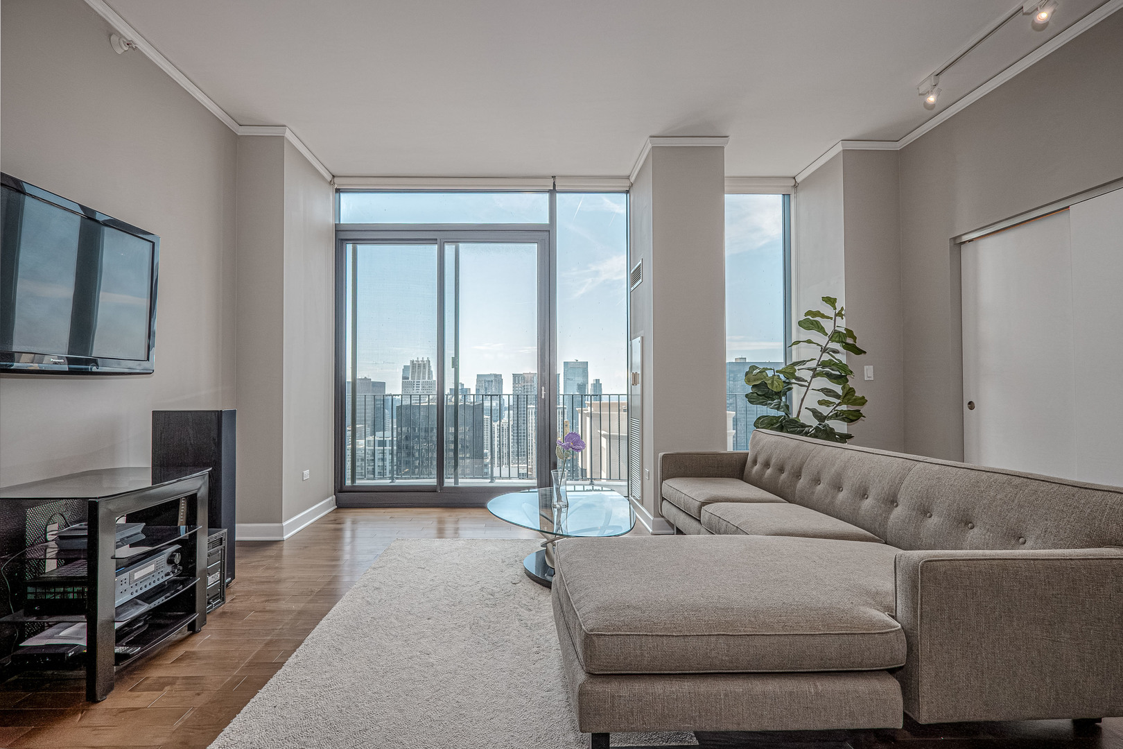 225 N Columbus Drive Unit: 5701