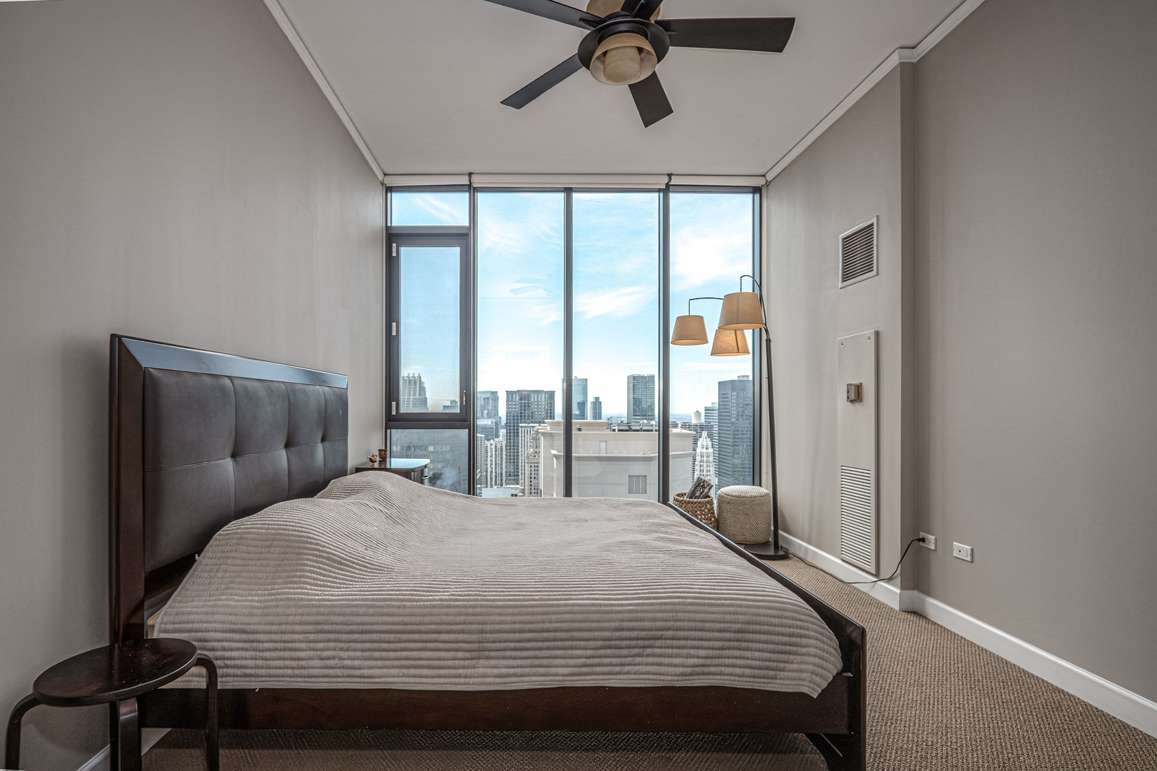 225 N Columbus Drive Unit: 5701