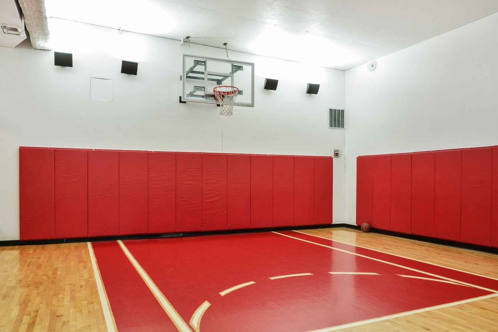 225 N Columbus Drive Unit: 5701