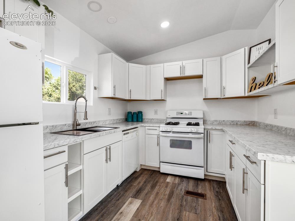 135 E Cellini Drive