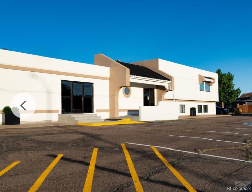 2020 S Pueblo Boulevard