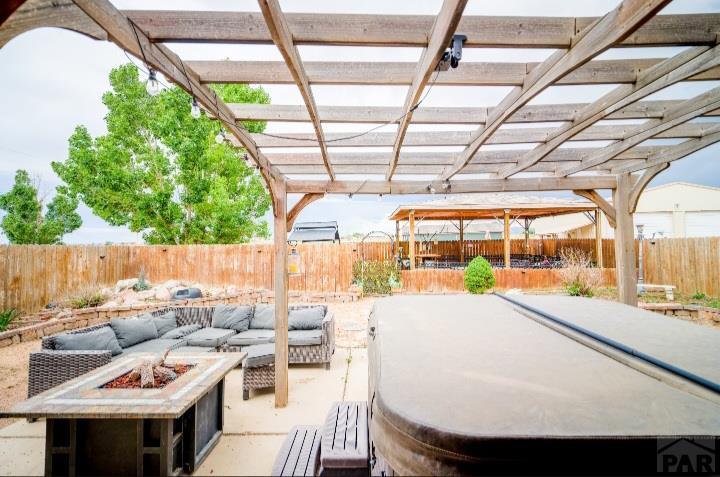 1394 E Kiva Dr