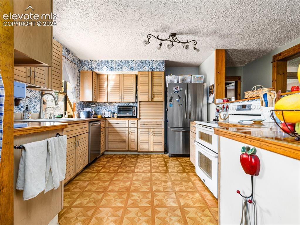 6160 Waterbarrel Road