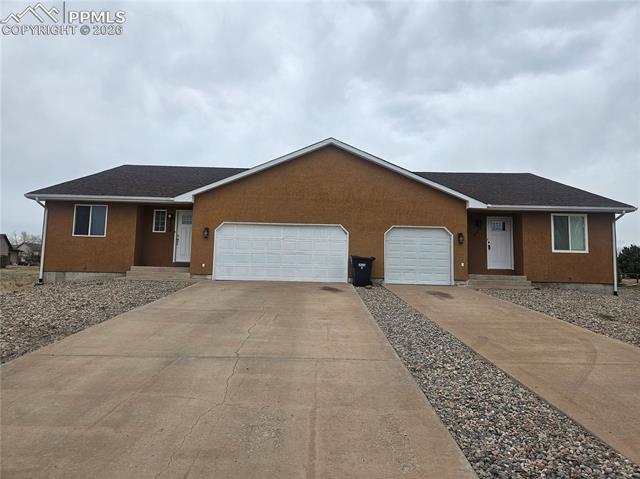 323-325 W Magpie Lane