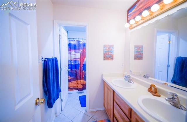1394 E Kiva Drive