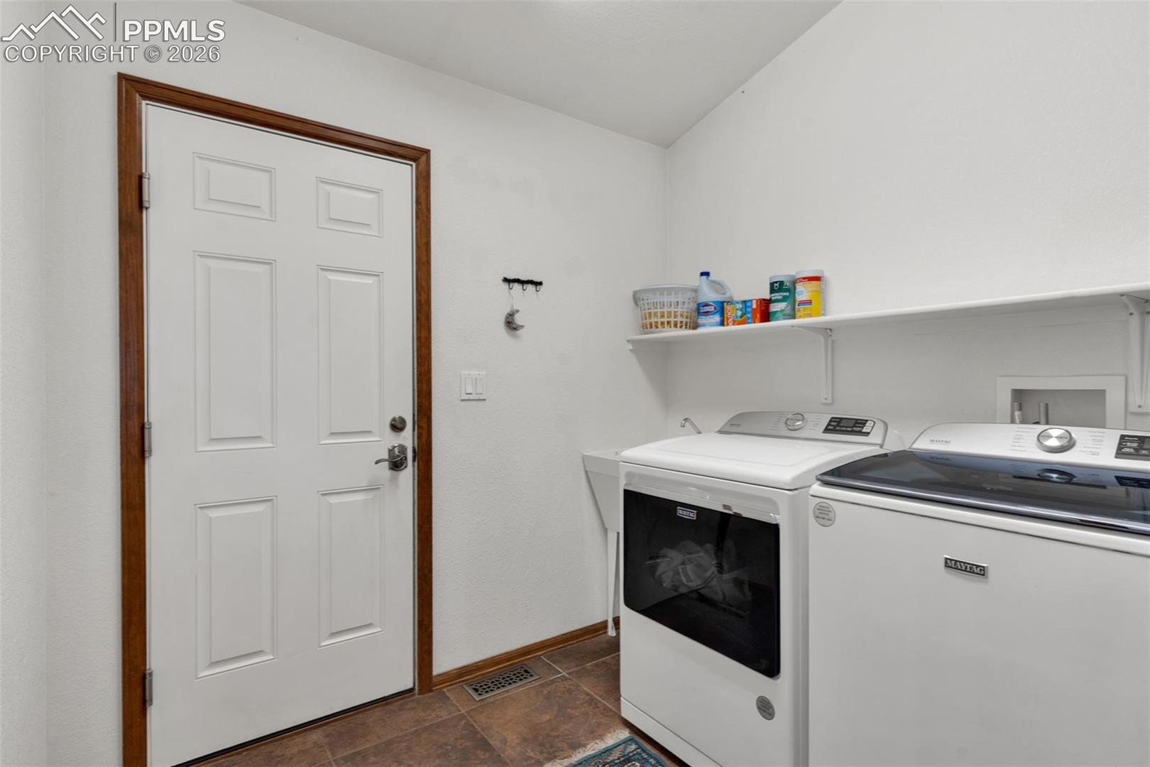 1408 E Kiva Drive