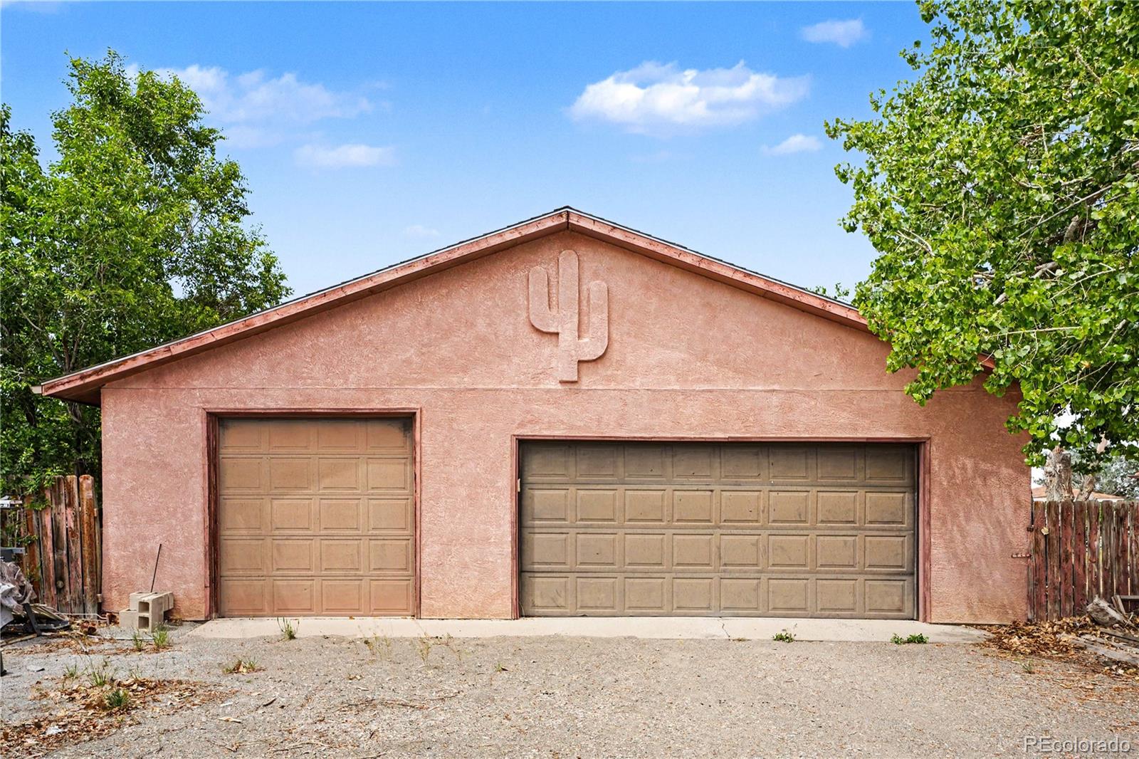 129 E Beshoar Drive