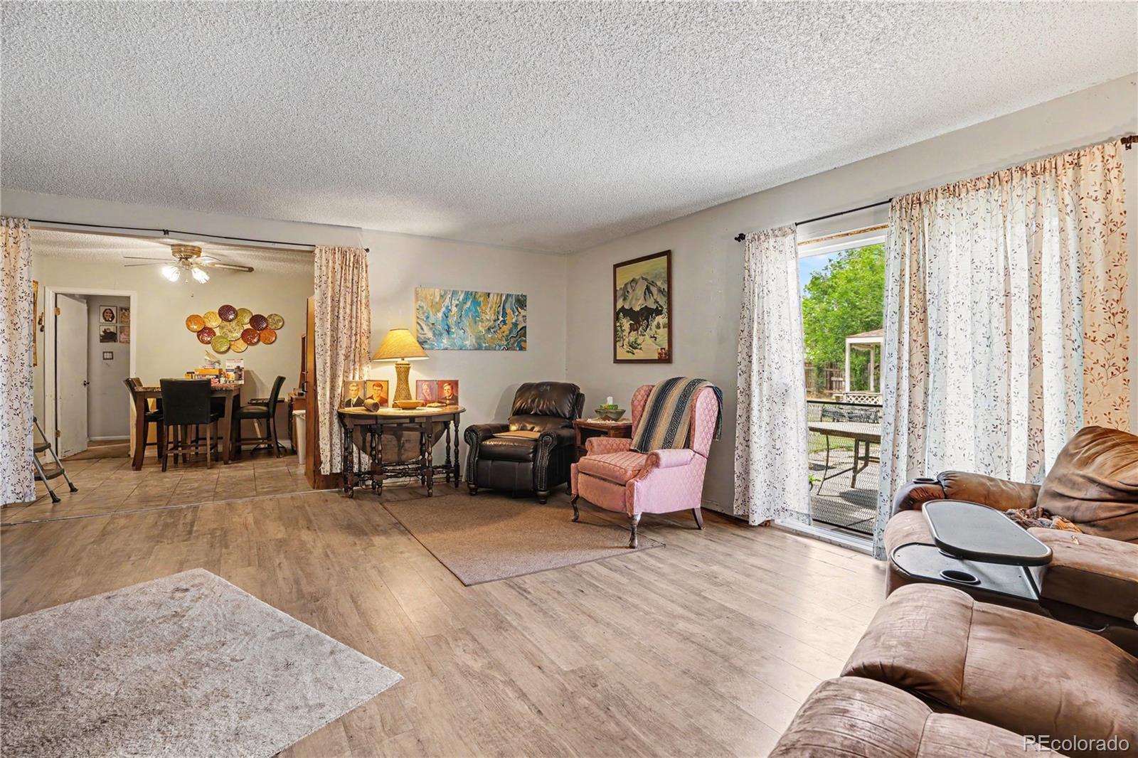 129 E Beshoar Drive