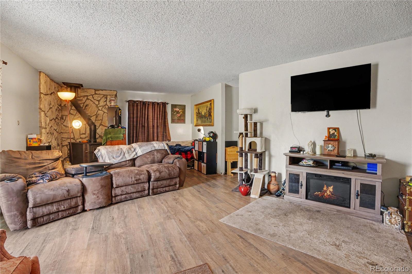 129 E Beshoar Drive