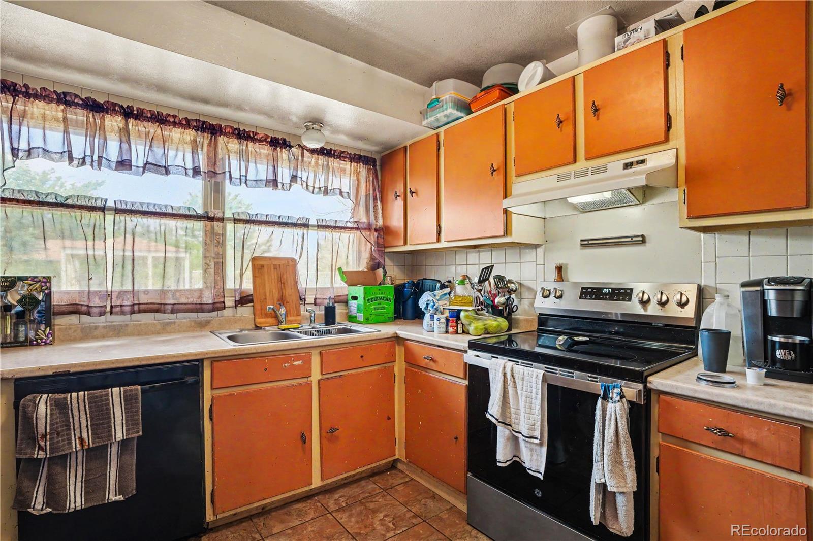 129 E Beshoar Drive