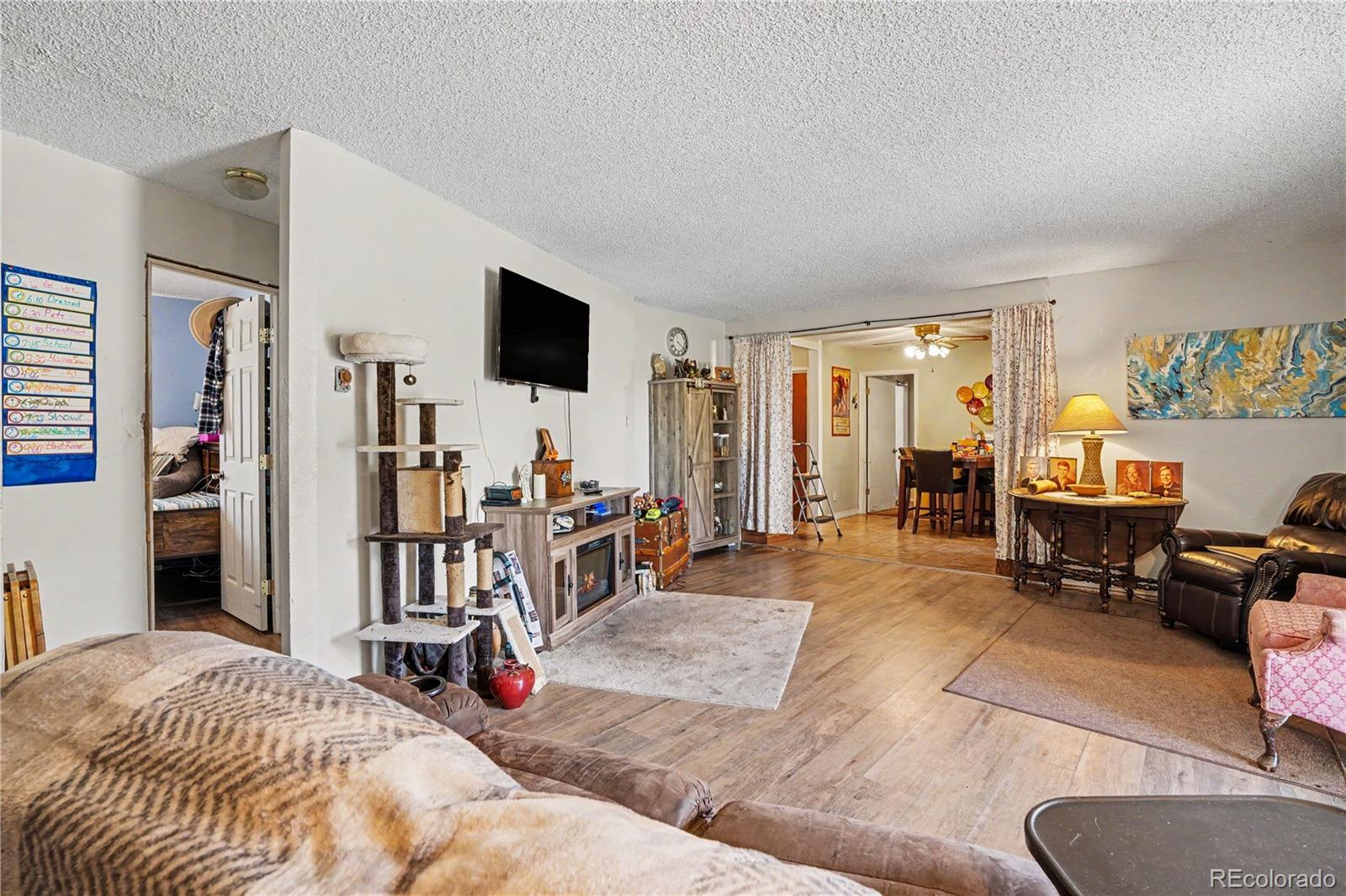 129 E Beshoar Drive