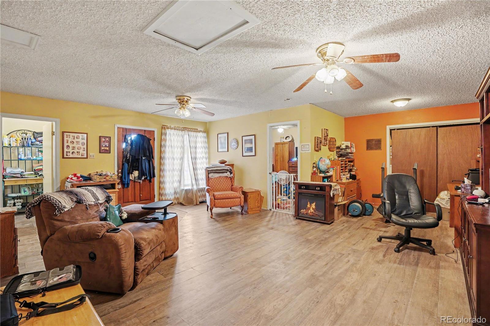 129 E Beshoar Drive