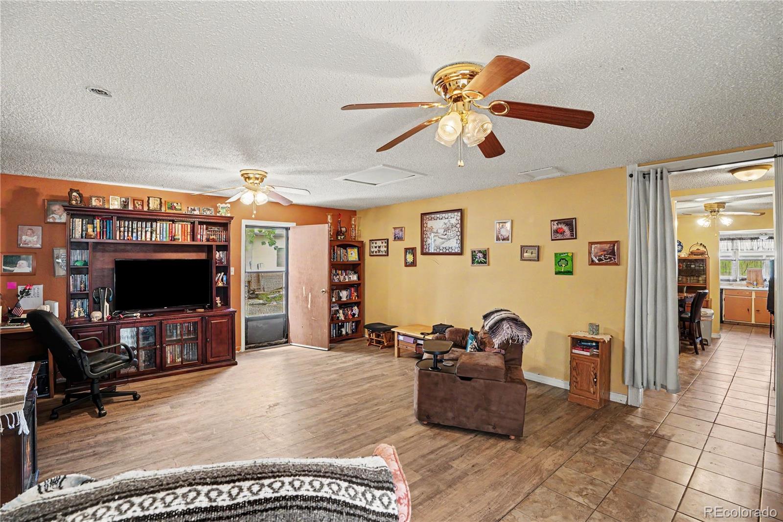 129 E Beshoar Drive