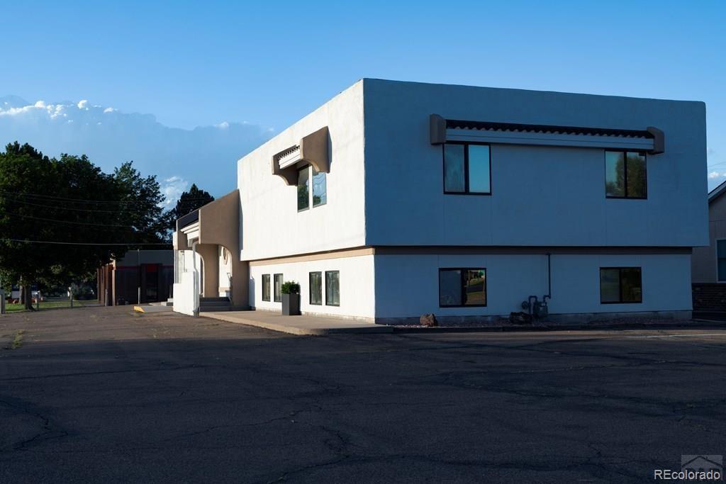 2020 S Pueblo Boulevard