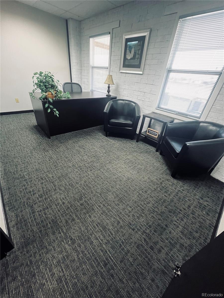 2020 S Pueblo Boulevard