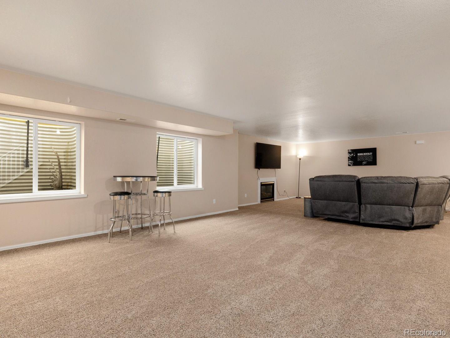 153 E Linden