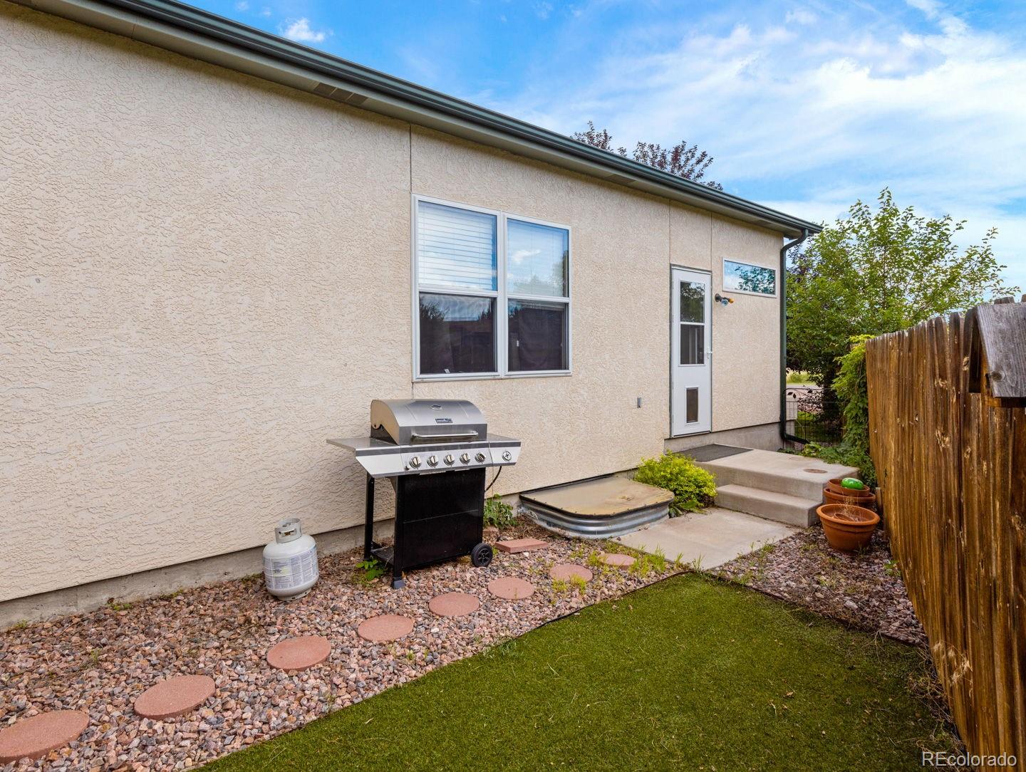 153 E Linden