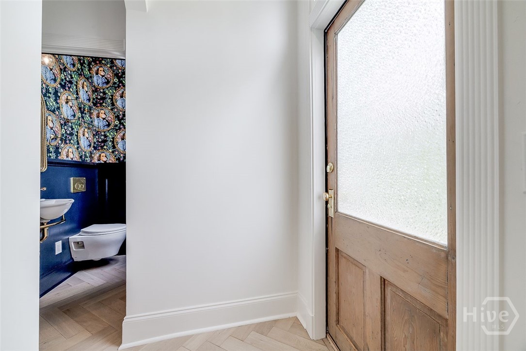 316 W 38th Street