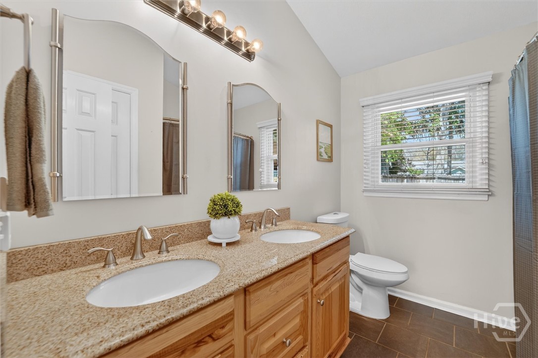 10 Levee Road