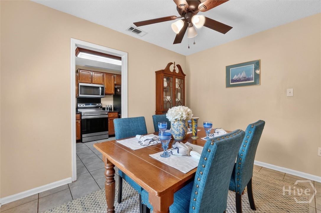 10 Levee Road