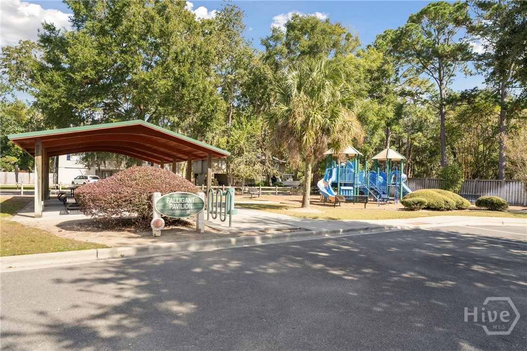 10 Levee Road