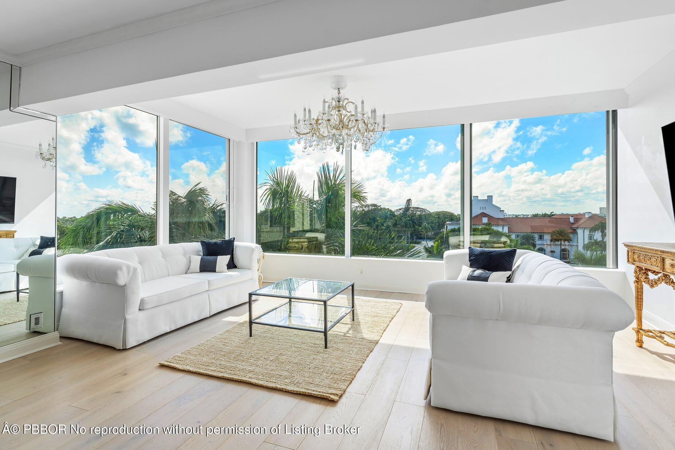 44 Cocoanut Row 526B