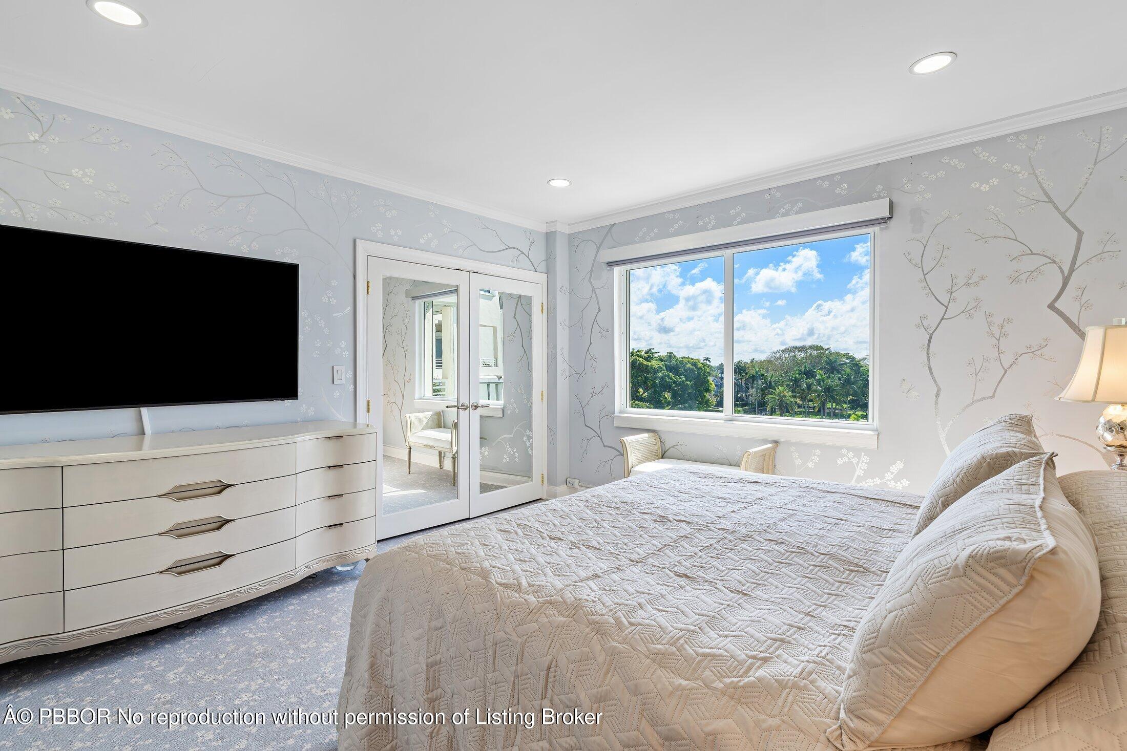 44 Cocoanut Row 526B