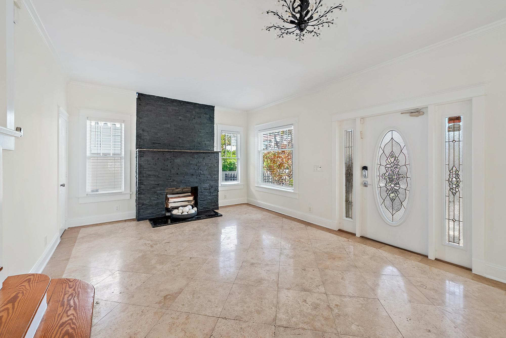 228 9TH Street