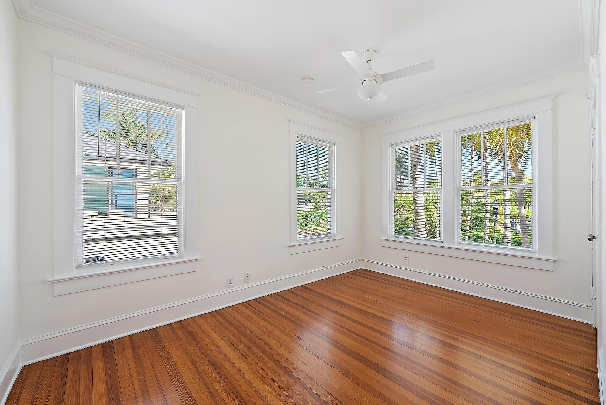 228 9TH Street