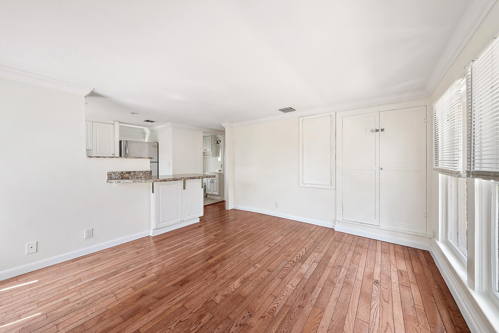 228 9TH Street
