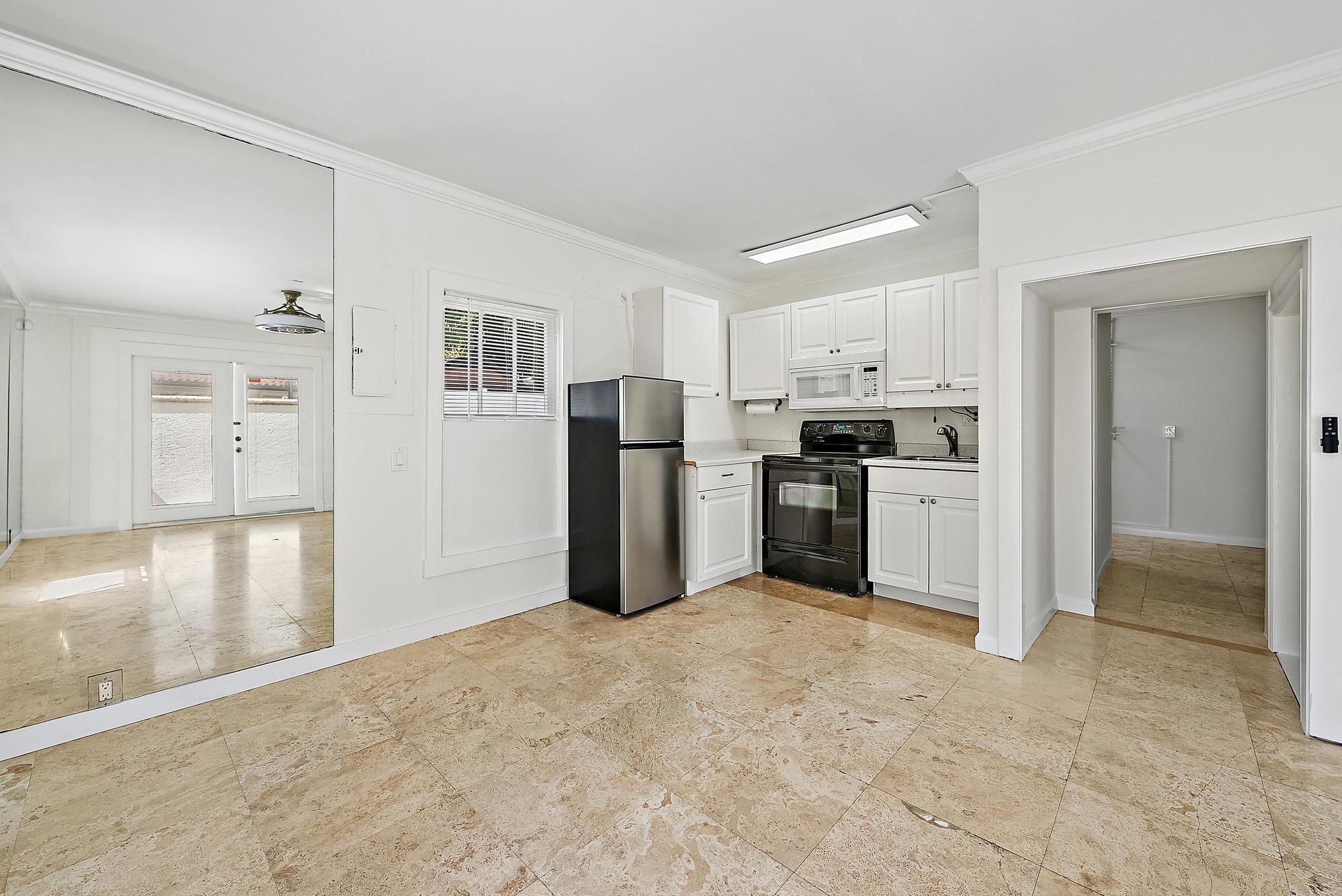 228 9TH Street
