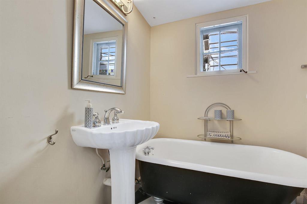 3901 Washington Road