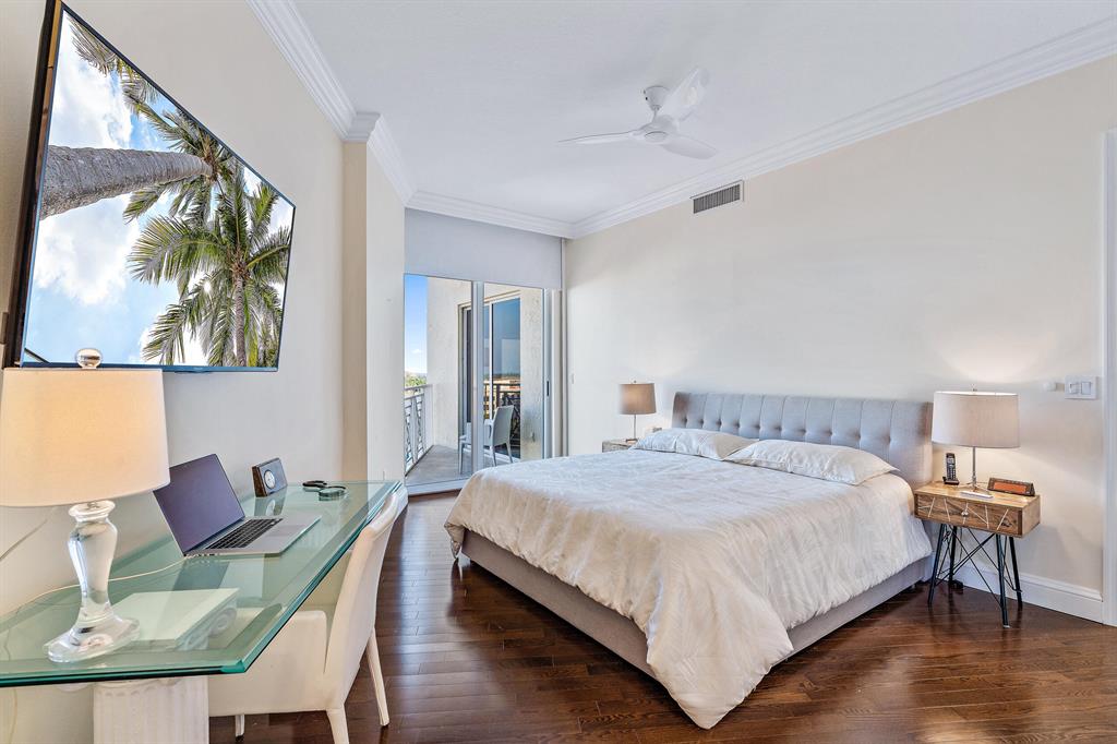 201 S Narcissus Avenue 806