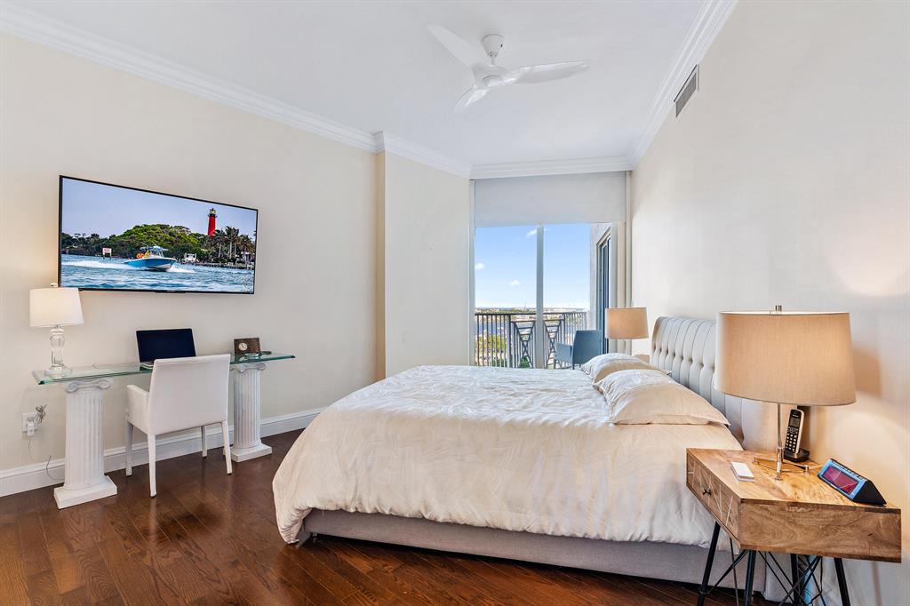 201 S Narcissus Avenue 806