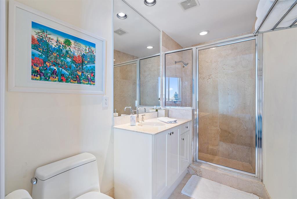 201 S Narcissus Avenue 806