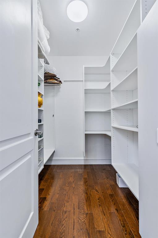 201 S Narcissus Avenue 806