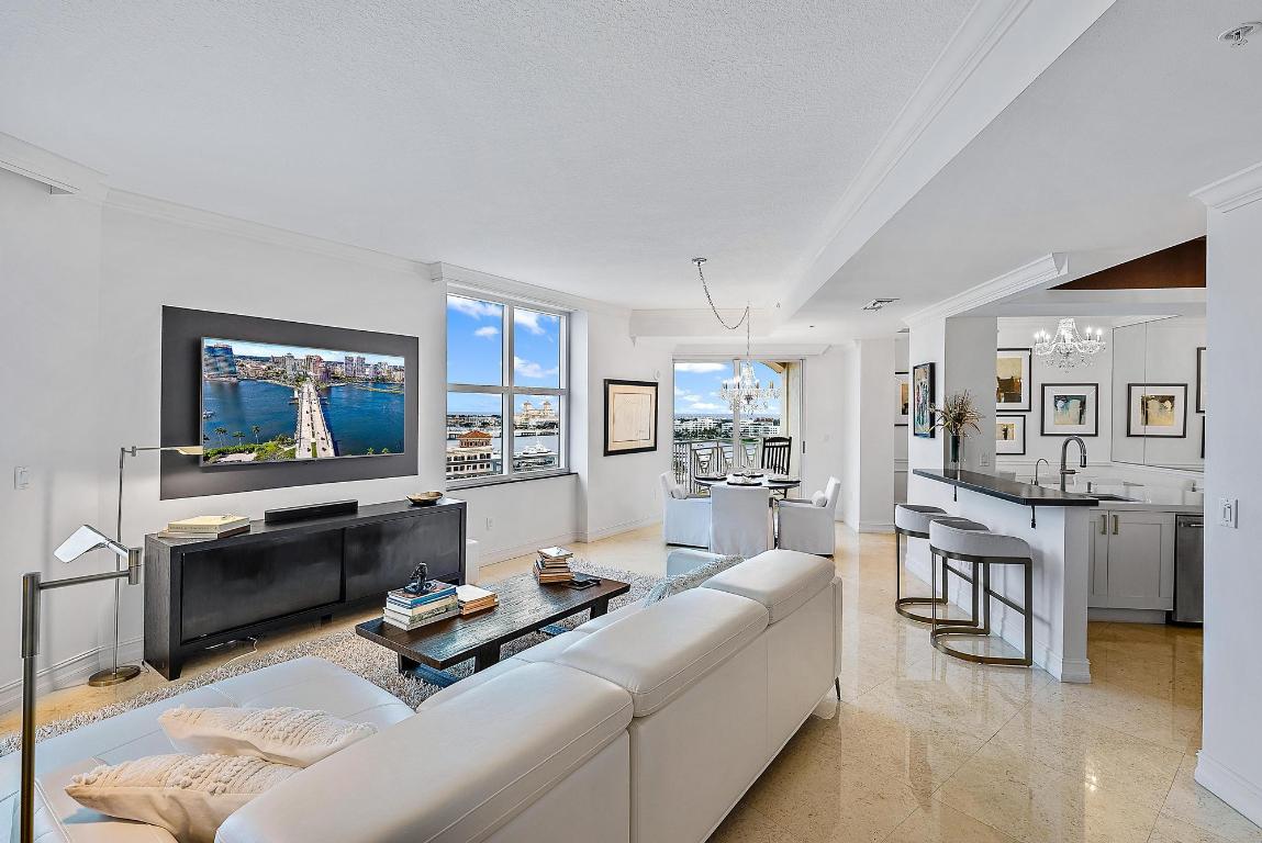 201 S Narcissus Avenue 1005