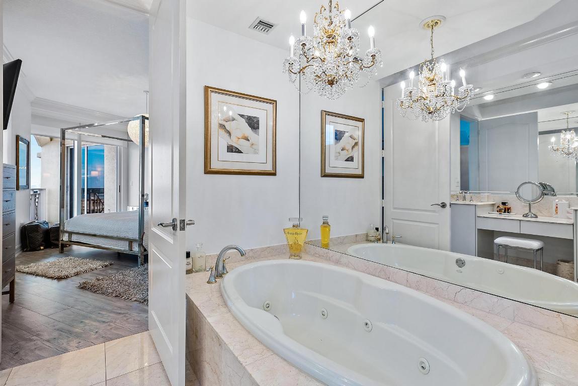 201 S Narcissus Avenue 1005