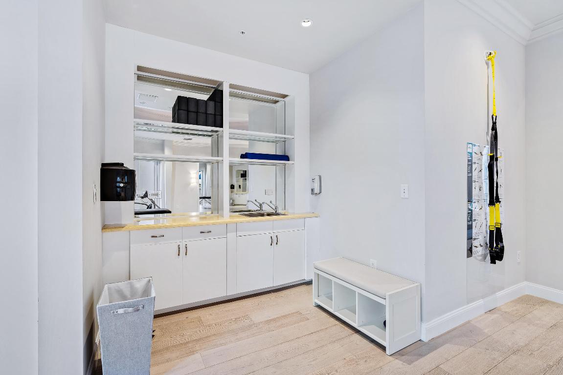 201 S Narcissus Avenue 1005