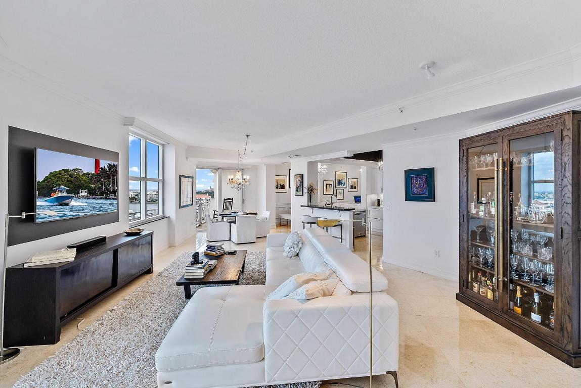 201 S Narcissus Avenue 1005