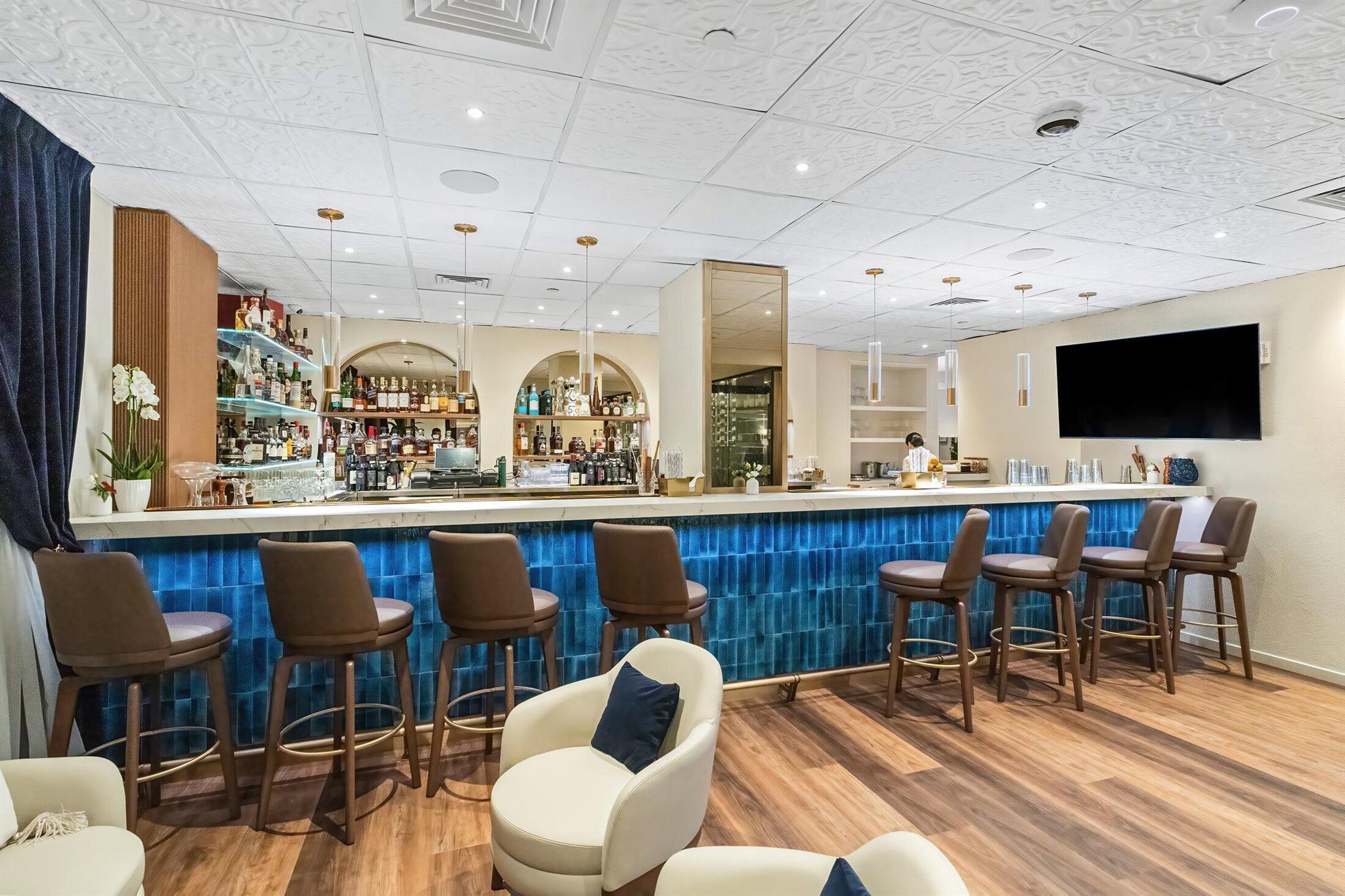 44 Cocoanut Row 526b