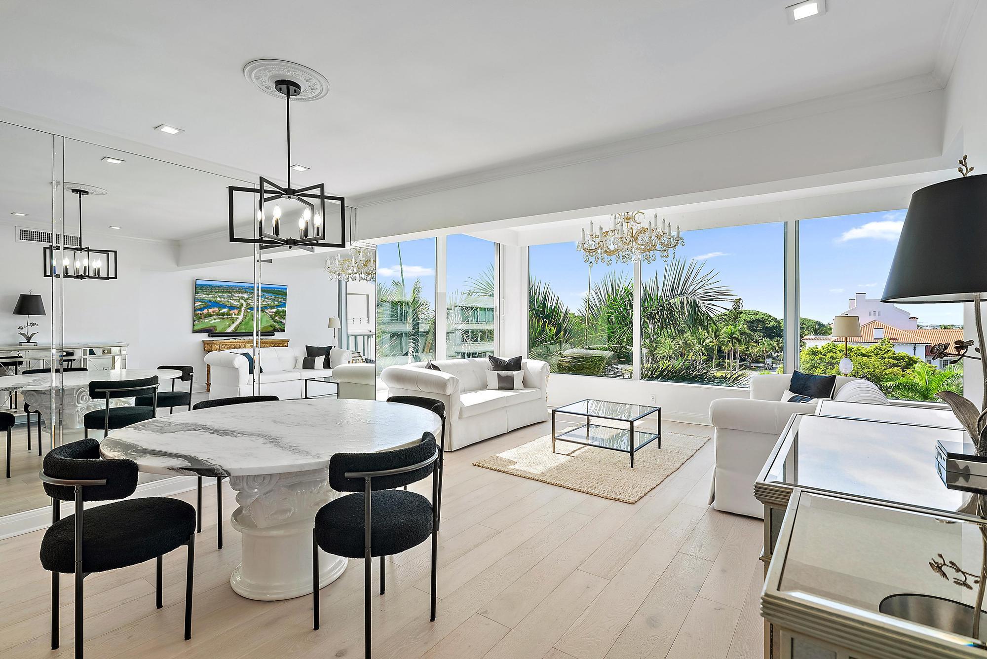 44 Cocoanut Row 526b