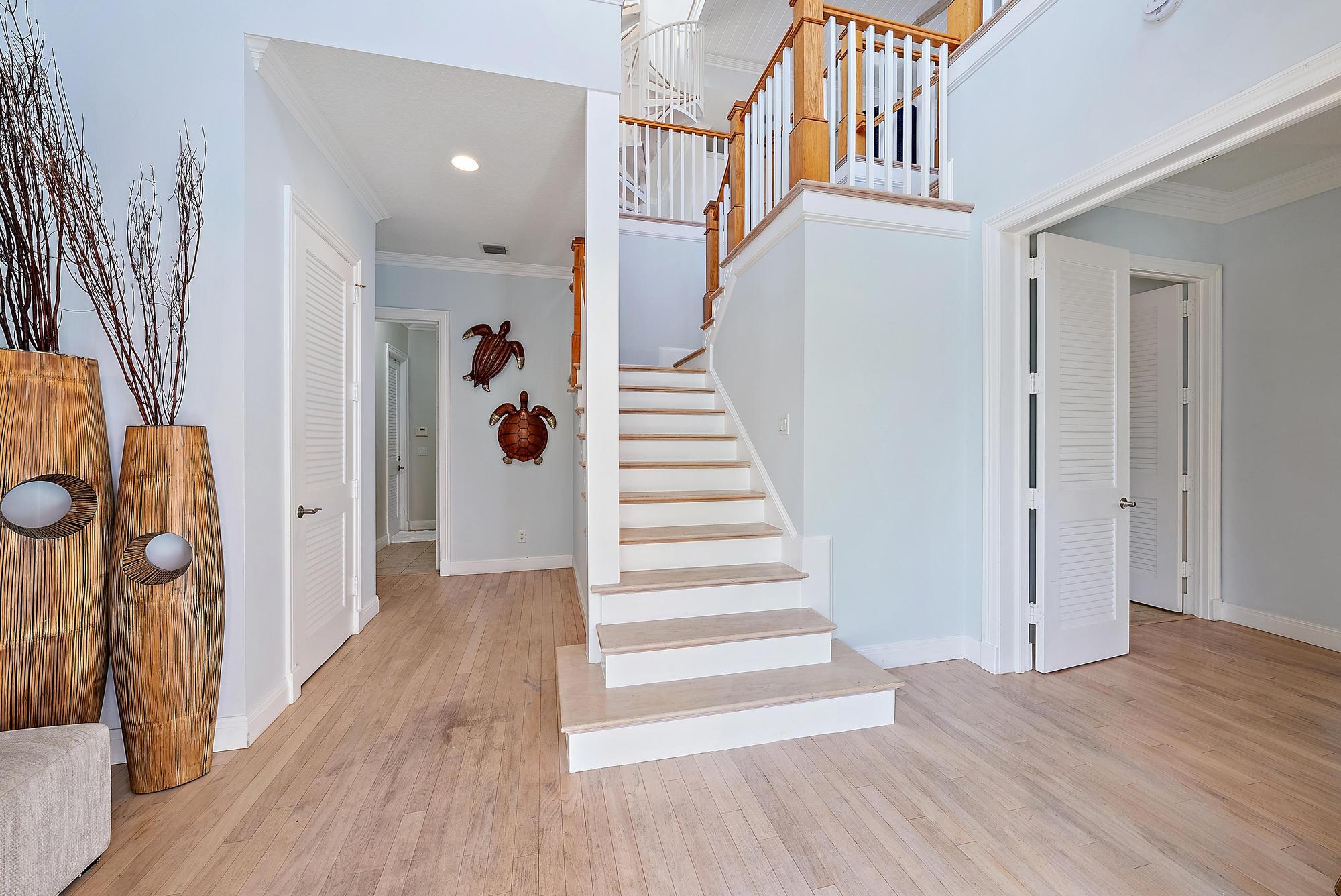 511 Saturn Lane