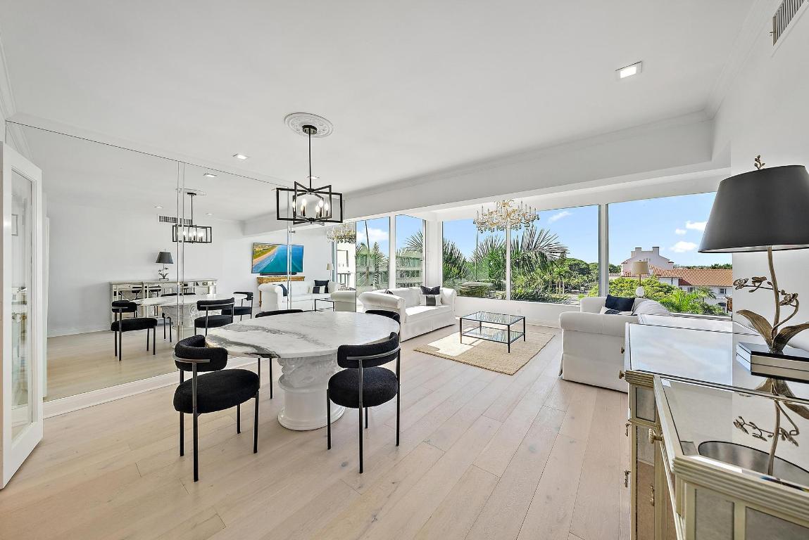 44 Cocoanut Row 526b