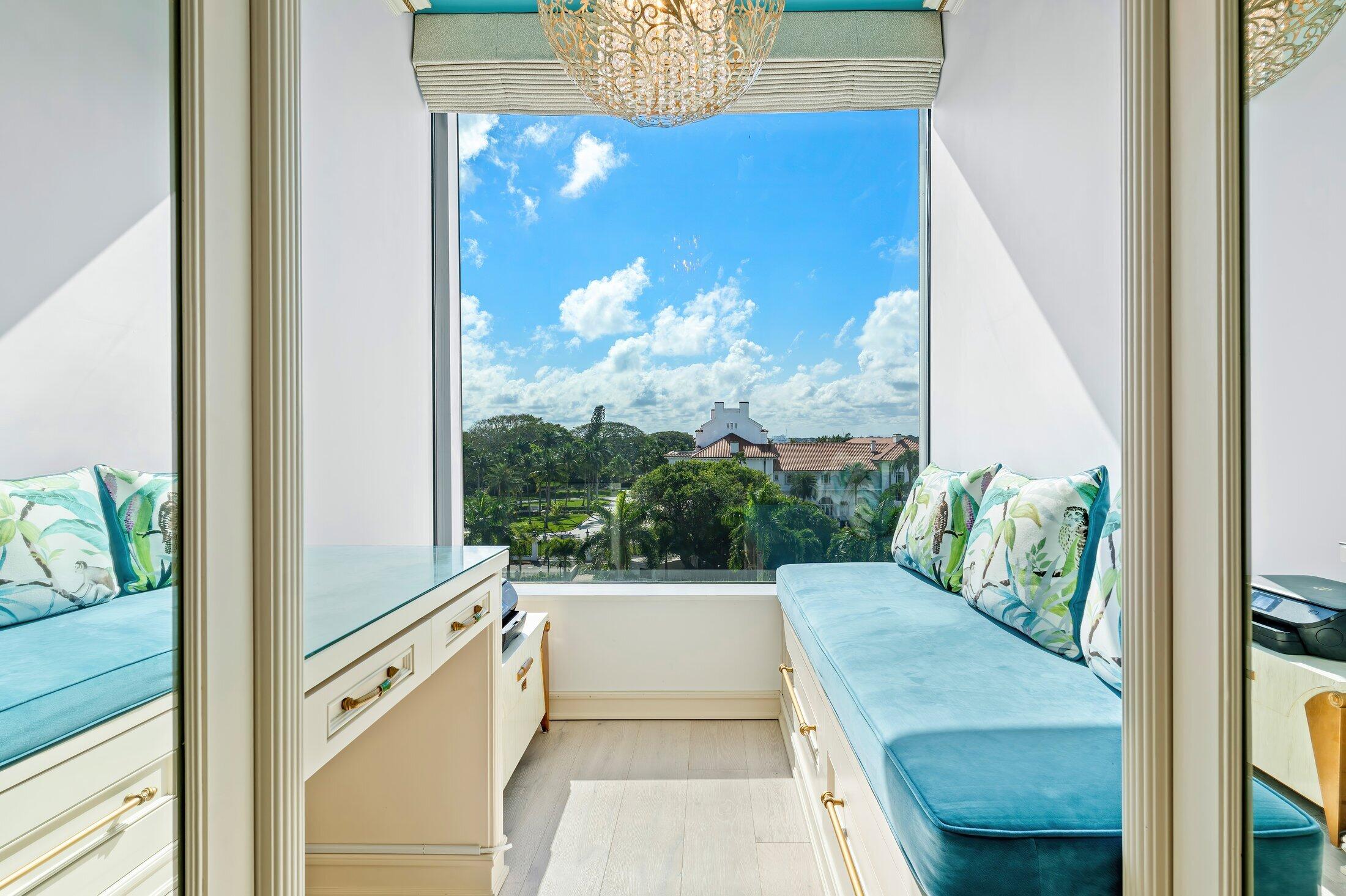 44 Cocoanut Row 526b